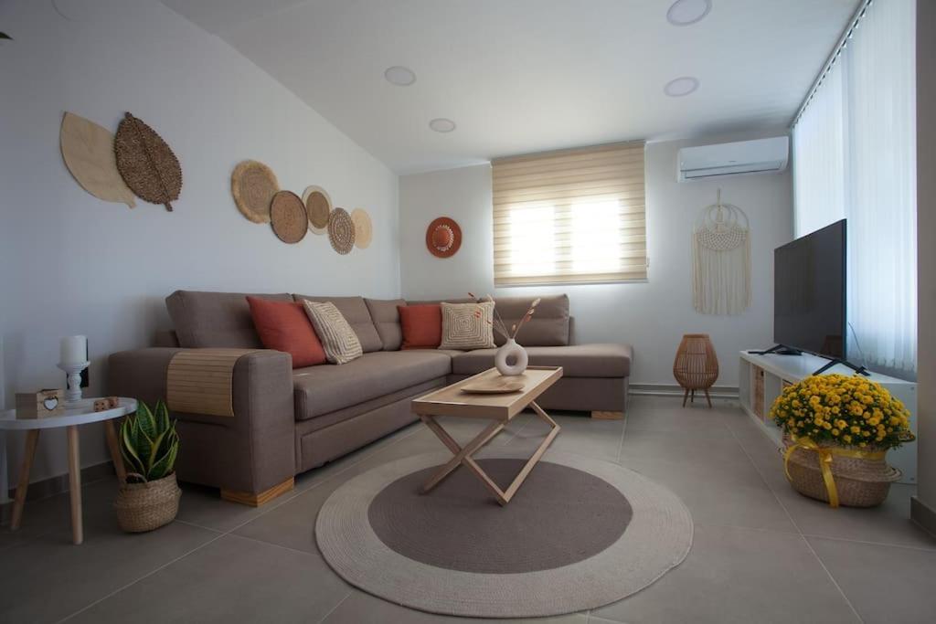 Cozzzy. Exclusive Apartment. *